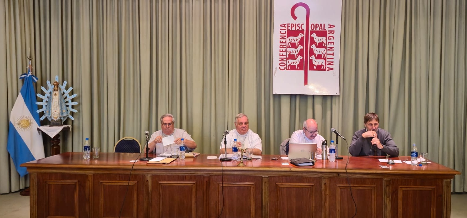 Obispos de la Conferencia Episcopal Argentina emitiendo un fuerte mensaje de la Iglesia por el 24 de marzo