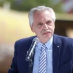 Alberto Fernández brinda una entrevista sobre la doble vara moral de los funcionarios actuales y la situación judicial.