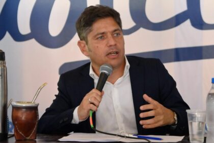 Axel Kicillof lidera el acto de asunción del PJ, clave en la estrategia electoral peronista actual.