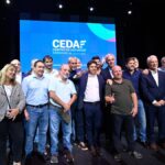 Axel Kicillof hablando en el Teatro Coliseo sobre el modelo económico de Javier Milei