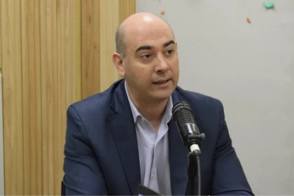 César Biondini cuestiona los motivos del reciente viaje de Javier Milei.