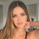 La China Suárez y Mauro Icardi demorados en el aeropuerto por un problema de papeles con Migraciones de sus hijos.