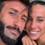 Roberto Castillo brinda un apoyo incondicional a su pareja Cinthia Fernández tras su salida de la televisión.