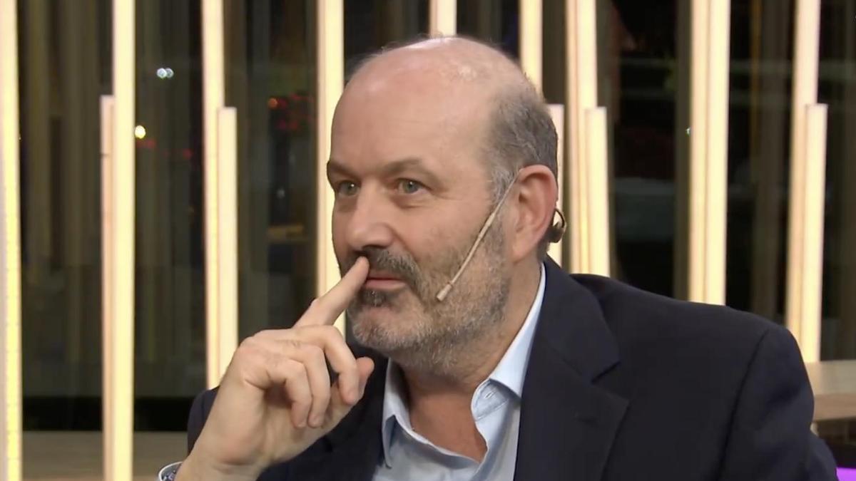 Ministro Federico Sturzenegger analizando los índices del crecimiento económico de Argentina en una conferencia