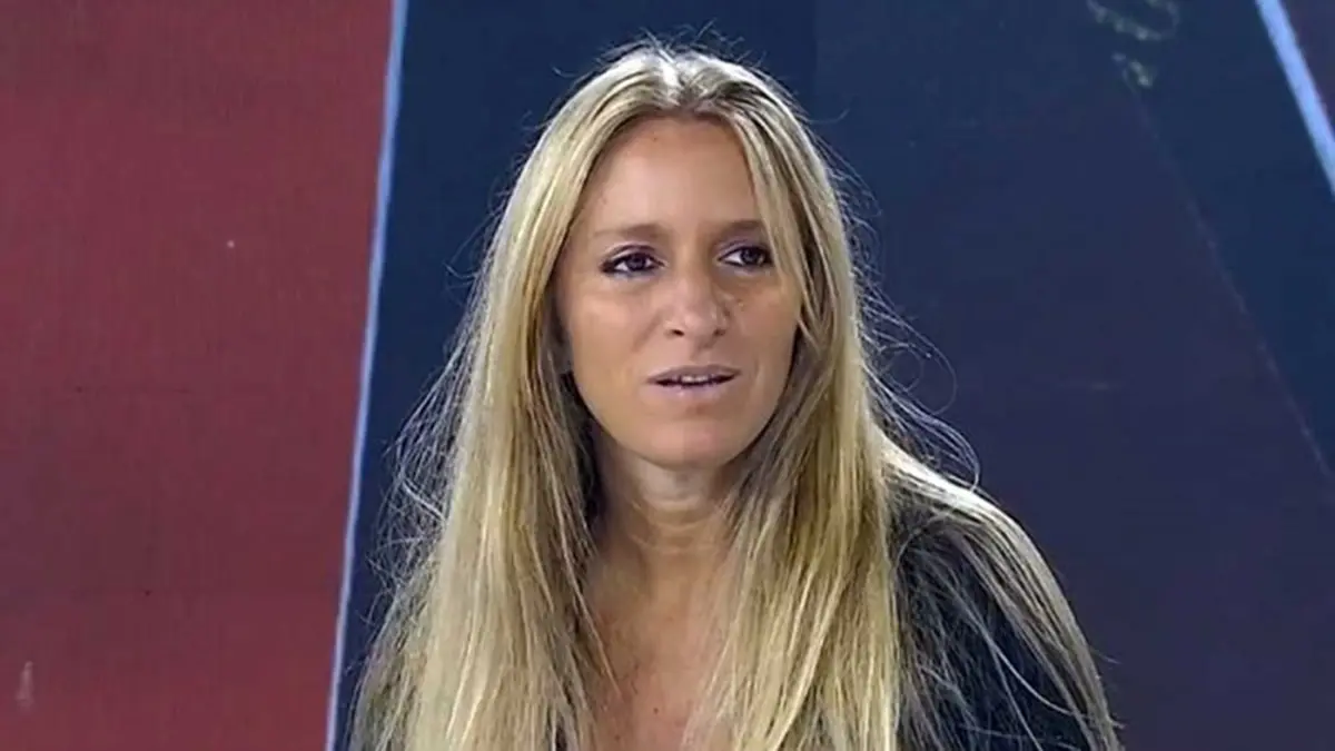 Diputada nacional Florencia Carignano criticando el plan oficial para comprar armas en Argentina durante una sesión.