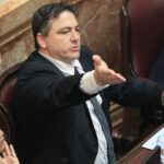 Senador Francisco Paoltroni solicitando que Manuel Adorni brinde explicaciones ante la Justicia por denuncias recientes.