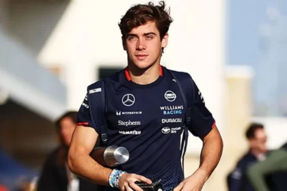 Franco Colapinto y Maia Reficco confirman su vínculo sentimental entre famosos en Europa.