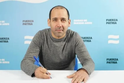 El diputado Itai Hagman presenta las nuevas evidencias del escándalo financiero que vinculan a los hermanos Milei.