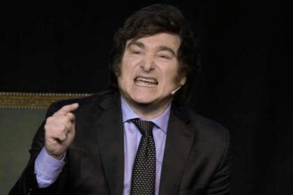 Gráfico comparativo que muestra la caída de la imagen positiva de Javier Milei en el ranking de presidentes latinoamericanos