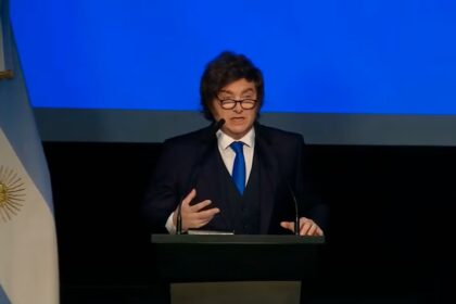 Mandatario nacional durante el discurso de Javier Milei frente a funcionarios en el Centro de Formación.