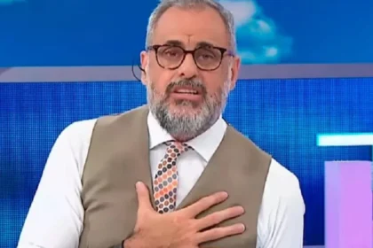 Luis Ventura y Marcela Tauro analizando su vínculo con Jorge Rial en televisión.