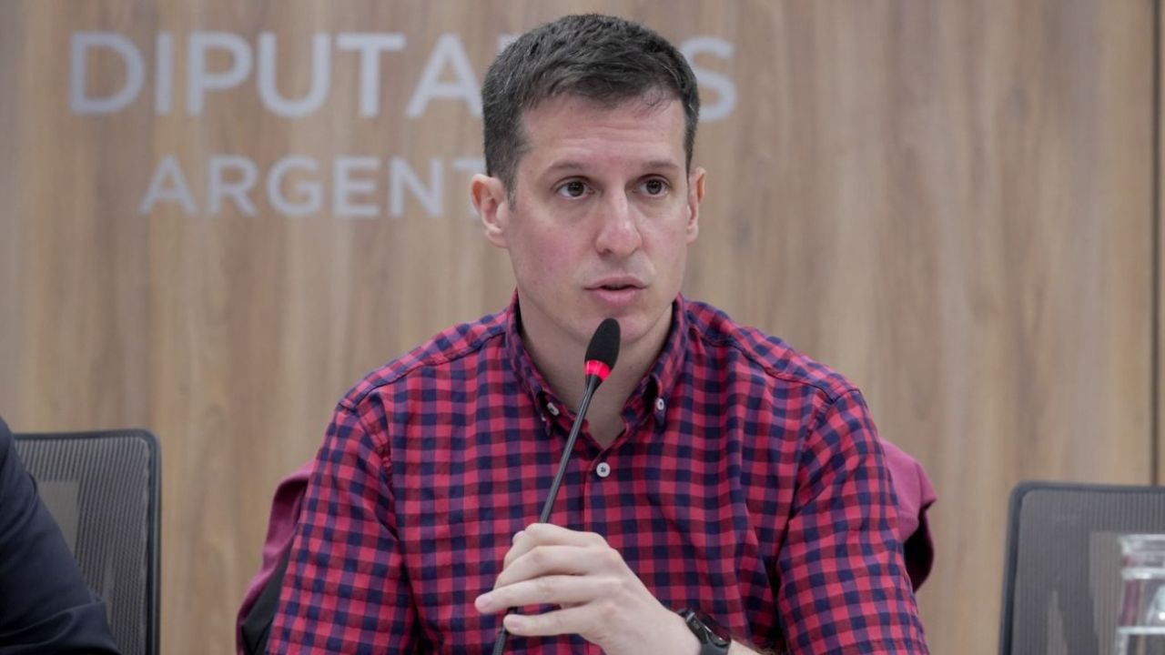 Diputado Juan Marino presenta el pedido de juicio político por estafa millonaria contra el gobierno nacional