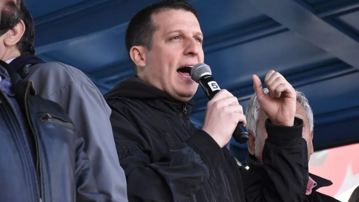 Diputado Juan Marino durante la presentación de la ampliación del pedido de juicio político en el Congreso