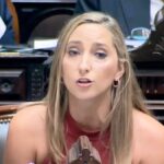 Gráfico comparativo sobre el experimento en tiempo real de la deuda externa argentina y el FMI.