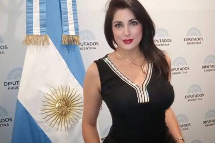 Diputada Juliana Santillán hablando sobre la máquina de vender humo en los medios de comunicación argentinos.