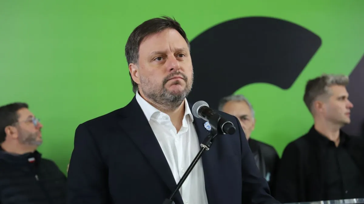 Leandro Santoro analizando el pedido de auxilio financiero de Trump por parte del Gobierno