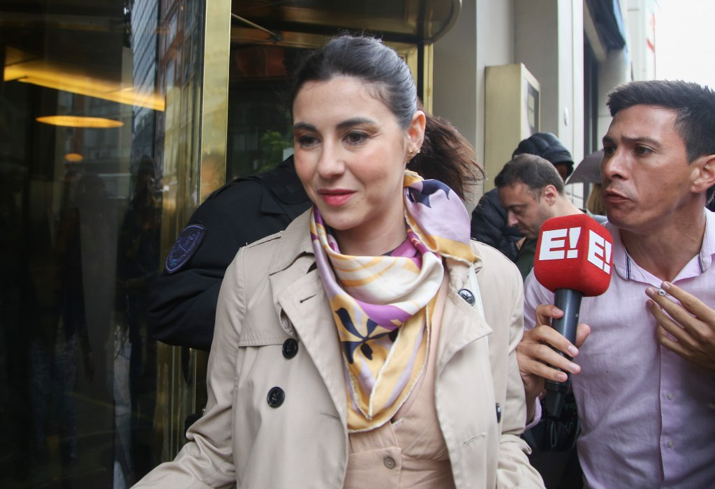 Marcela Pagano en el Congreso discutiendo el uso de inteligencia artificial y política.