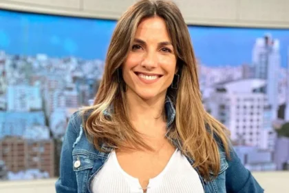 Belén Ludueña realizando un video para explicar por qué no se debe opinar sobre cuerpos ajenos durante el embarazo.