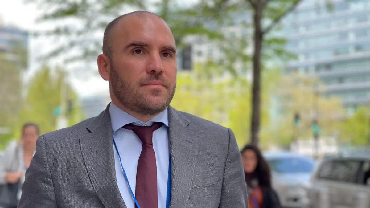 El exministro Martín Guzmán analiza el rumbo del programa económico en una entrevista radial reciente