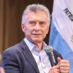 Mauricio Macri analiza el alivio económico para el país tras el fallo judicial por YPF en Estados Unidos.