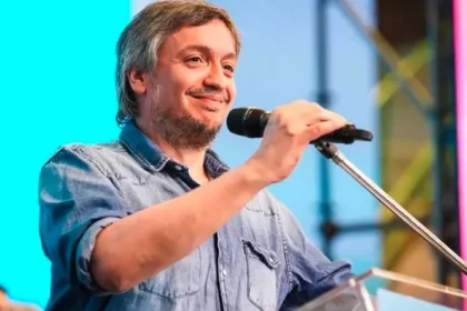 Máximo Kirchner en un acto político donde reavivó la interna kirchnerista con Axel Kicillof.