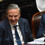 Miguel Ángel Pichetto en el Congreso explicando la formación de un frente nacional contra Javier Milei