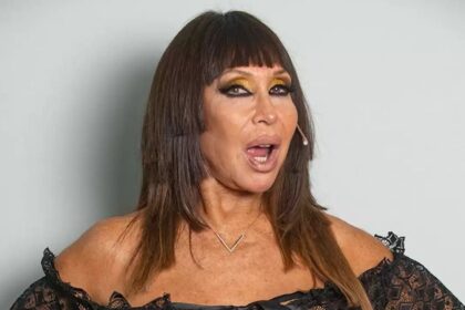 Moria Casán en su estudio de televisión comentando rumores de romance entre Sofía Gala y Fito Páez.