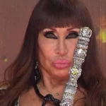 Moria Casán explicando su método de regeneración sanguínea en televisión nacional.