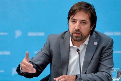 Kreplak denunció falta de vacunas en hospitales bonaerenses