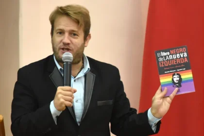 Nicolás Márquez solicita la salida de Manuel Adorni tras las polémicas propiedades