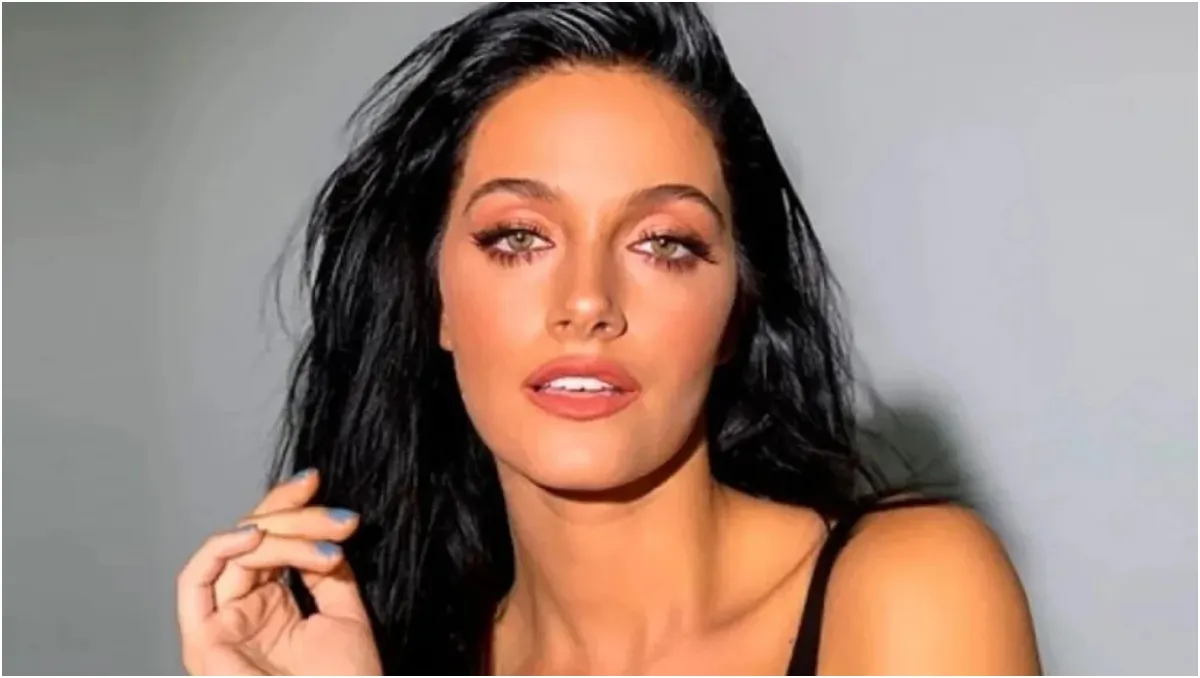 Oriana Sabatini y Paulo Dybala celebrando la llegada de Gia Dybala tras el parto.