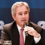 Panorama de la crisis en la isla caribeña y edificios antiguos en La Habana