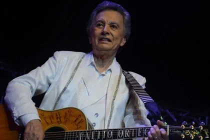 El cantante Palito Ortega rompió el silencio tras ser citado por la justicia en una causa de filiación.