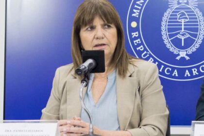 Patricia Bullrich y Alberto Benegas Lynch pidiendo una memoria histórica completa en redes sociales.