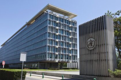 El canciller Pablo Quirno anunciando la salida de la OMS oficial de la República Argentina.