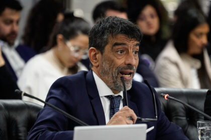 Diputado Rodolfo Tailhade denunciando los vínculos con la mafia judicial del gobernador Gustavo Sáenz