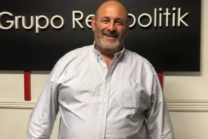 El periodista Santiago Cúneo discutiendo sobre el conflicto diplomático con Irán y Waldo Wolff