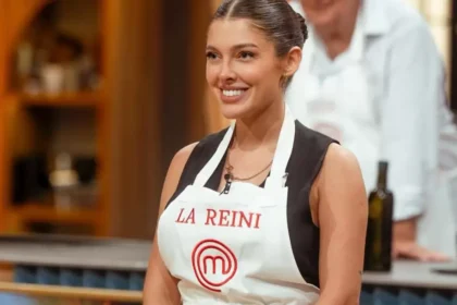 Sofía Gonet sonriendo mientras explica su vínculo con Germán Martitegui en una entrevista