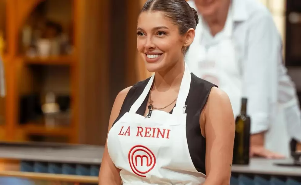 Sofía Gonet sonriendo mientras explica su vínculo con Germán Martitegui en una entrevista