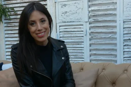 Retrato de la diseñadora argentina a cinco años de la partida de Sofía Sarkany recordada por su familia y seguidores.