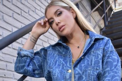 Wanda Nara sentada en un transporte de lujo tras el escándalo en el tren bala en Japón