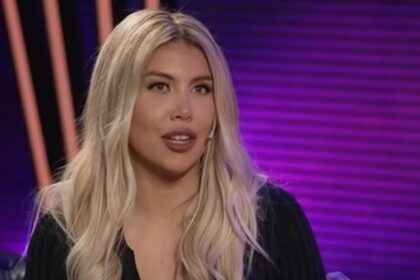 Wanda Nara en una tienda de lujo mostrando una picante indirecta para la China a través de un bolso de marca