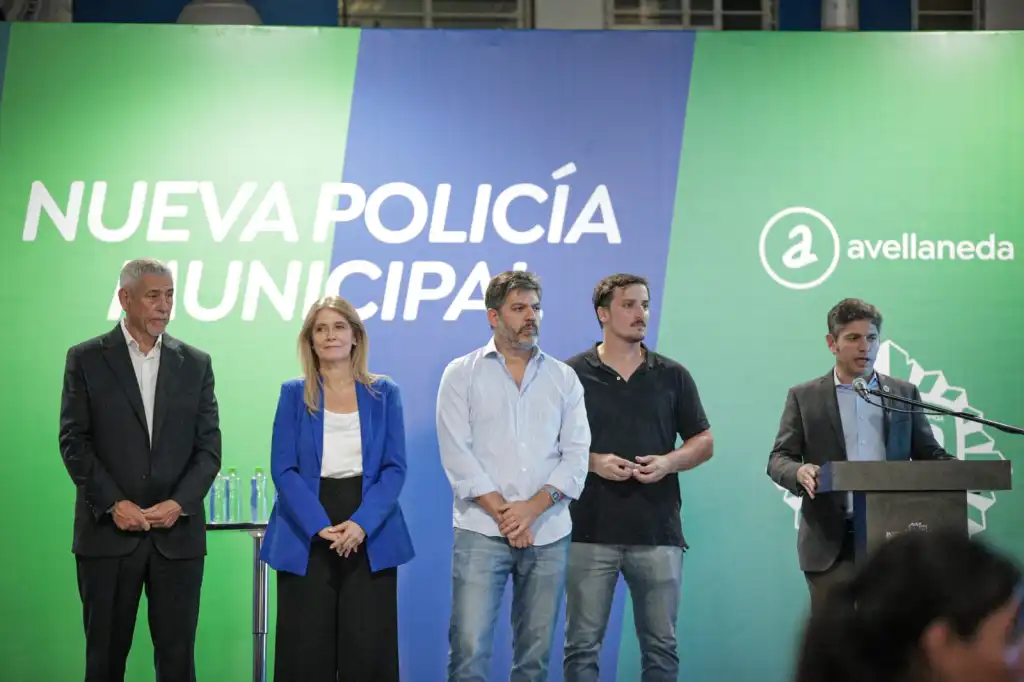 Kicillof criticó a Vidal y Milei en acto policial