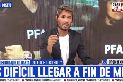 Tomás Dente gesticulando enojado en el estudio de Crónica TV analizando la realidad del videograph y los zócalos económicos.