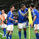 Festejo de los jugadores italianos tras un gol clave para la clasificación de Italia al Mundial 2026