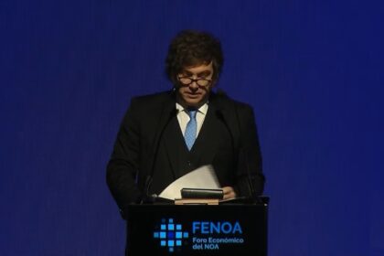 Javier Milei durante su discurso en Tucumán defendiendo el modelo económico de Milei ante empresarios del NOA.