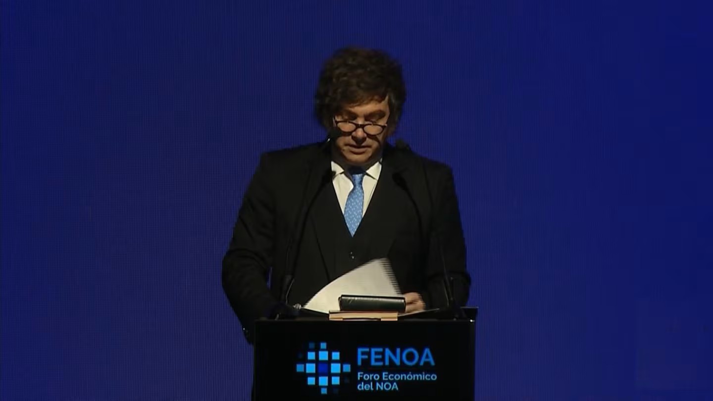 Javier Milei durante su discurso en Tucumán defendiendo el modelo económico de Milei ante empresarios del NOA.
