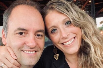 Manuel Adorni defendió viaje de esposa en avión presidencial