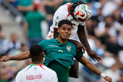 Bolivia venció 2-1 a Surinam en México y avanzó a la final del repechaje. Goles de Paniagua y Terceros para soñar con el Mundial de fútbol 2026.