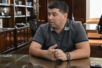 Manifestación sindical masiva en Plaza de Mayo por la defensa del trabajo argentino y salarios dignos